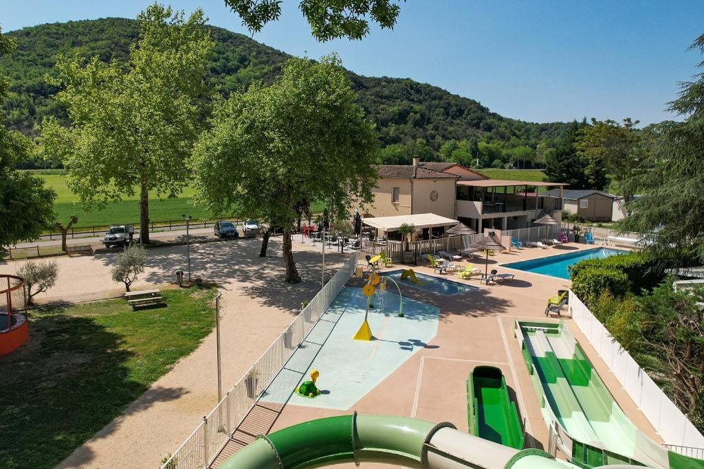 Camping Le Chassezac Sampzon Екстер'єр фото